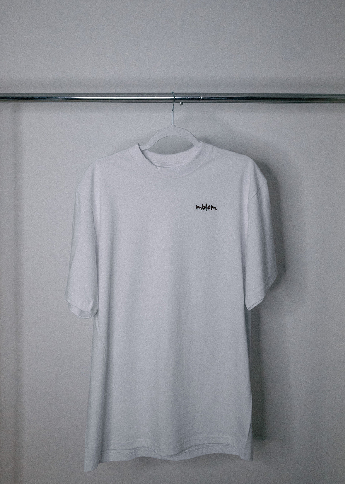 WHITE mblem basic tee