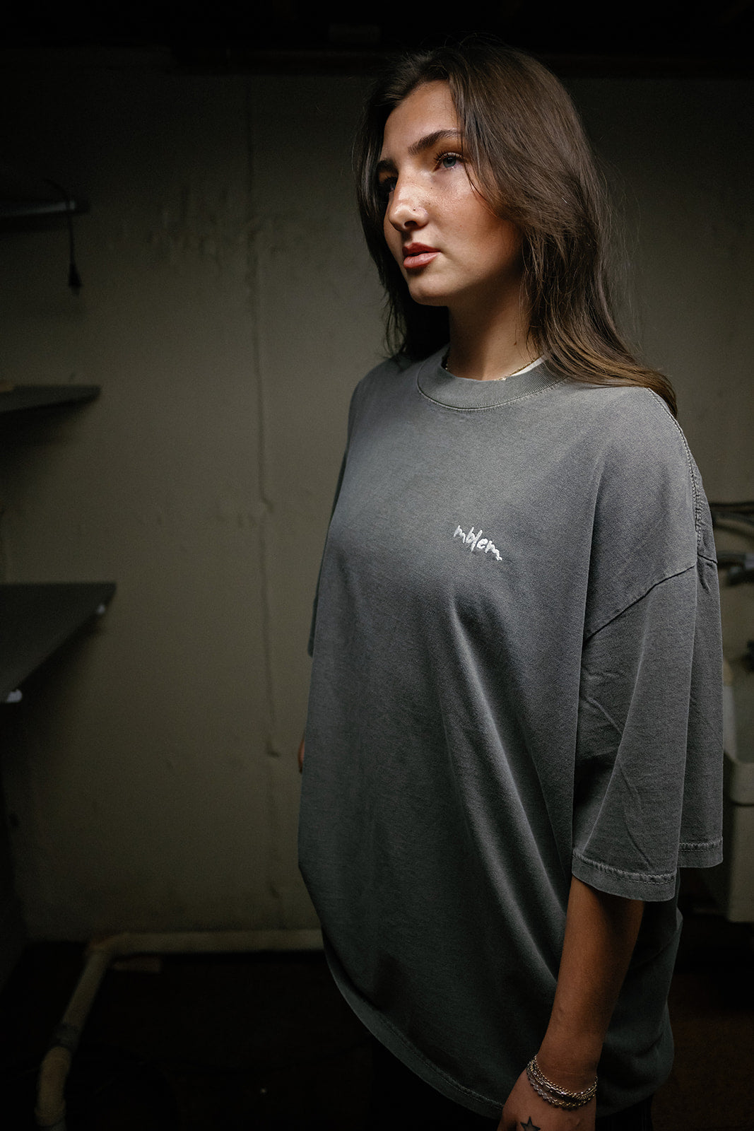 CONCRETE mblem basic tee